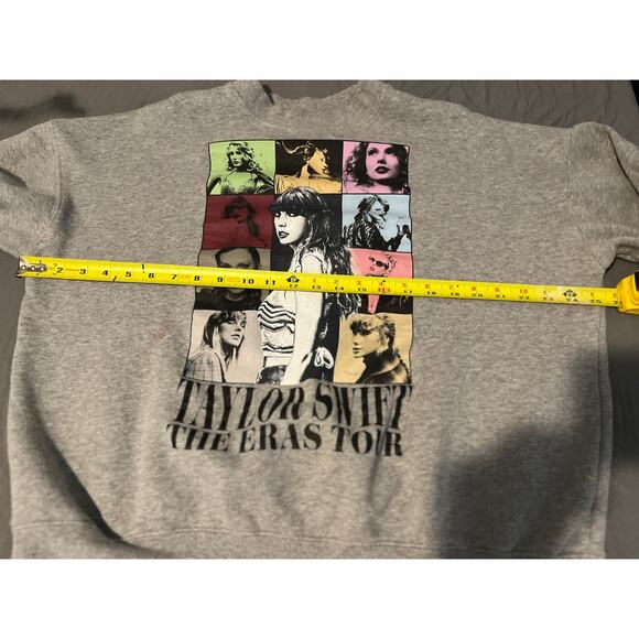 Taylor Swift The Eras Tour Sweatshirt Women’s Medium – Official Concert Merch - Picture 6 of 8